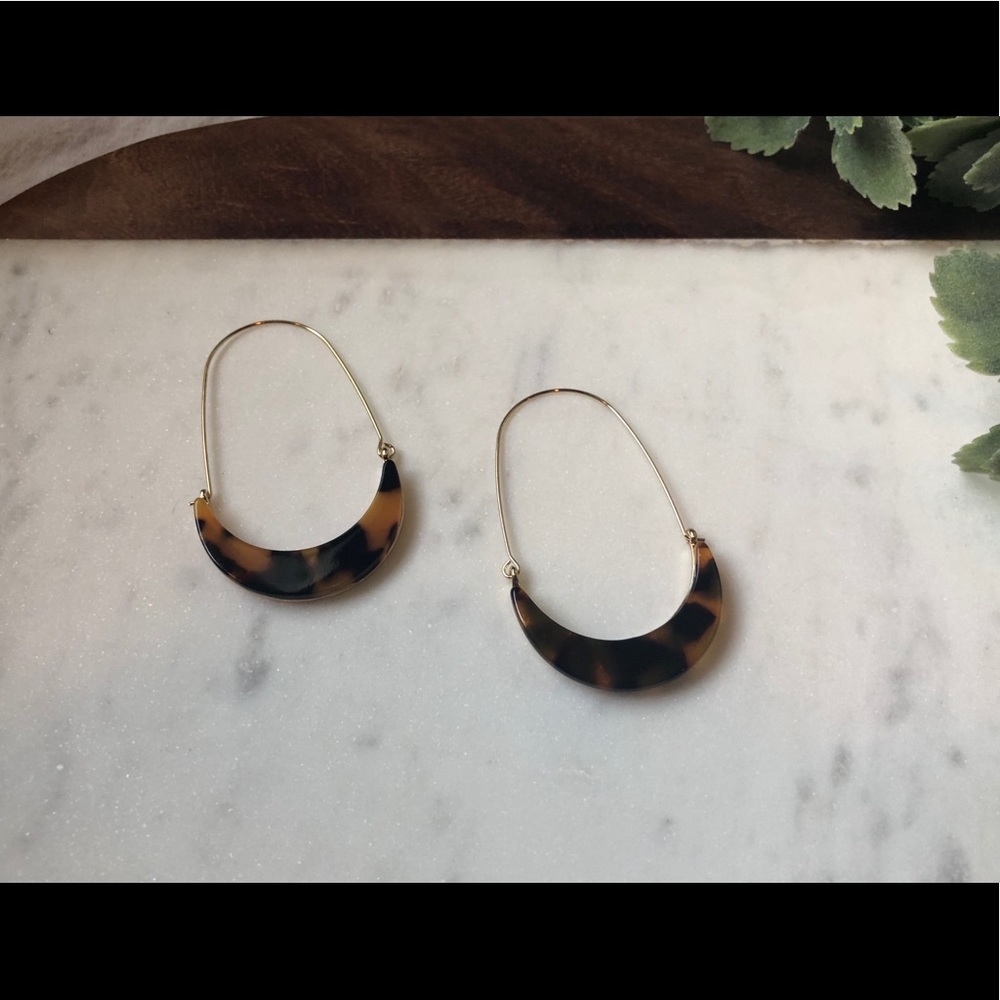 The Andie - Tortoise Resin Crescent Hoop! - Picture 2 of 3